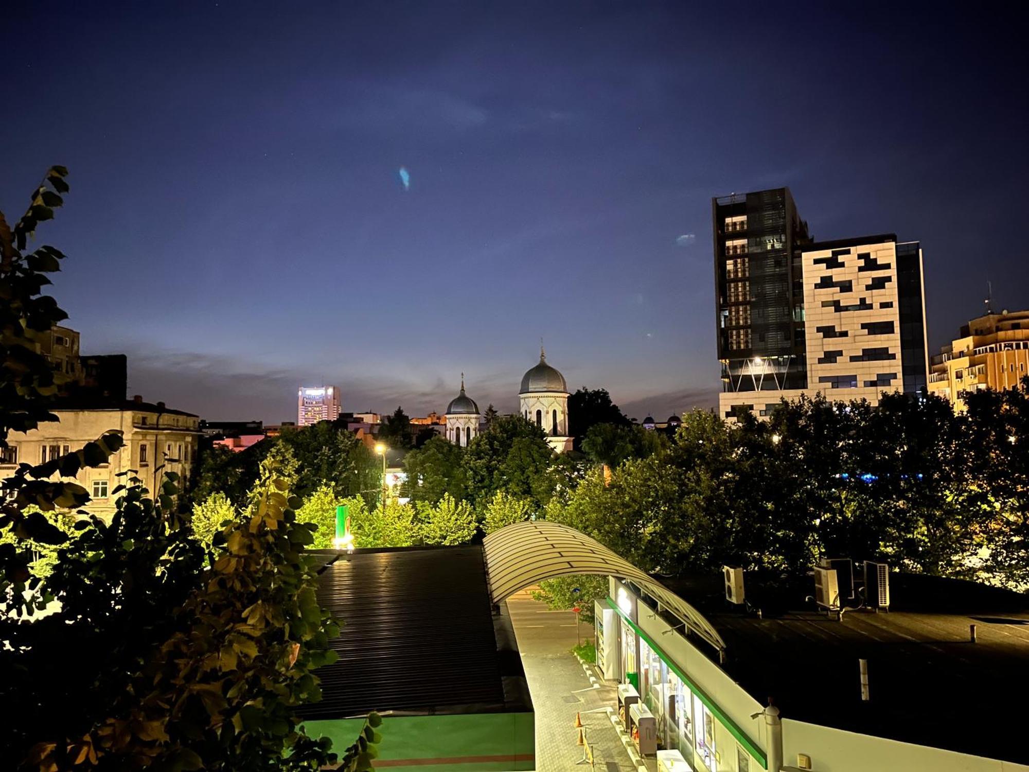 City Center Unirii Square Private Rooms With City View - Shared Amenities Bucarest Extérieur photo