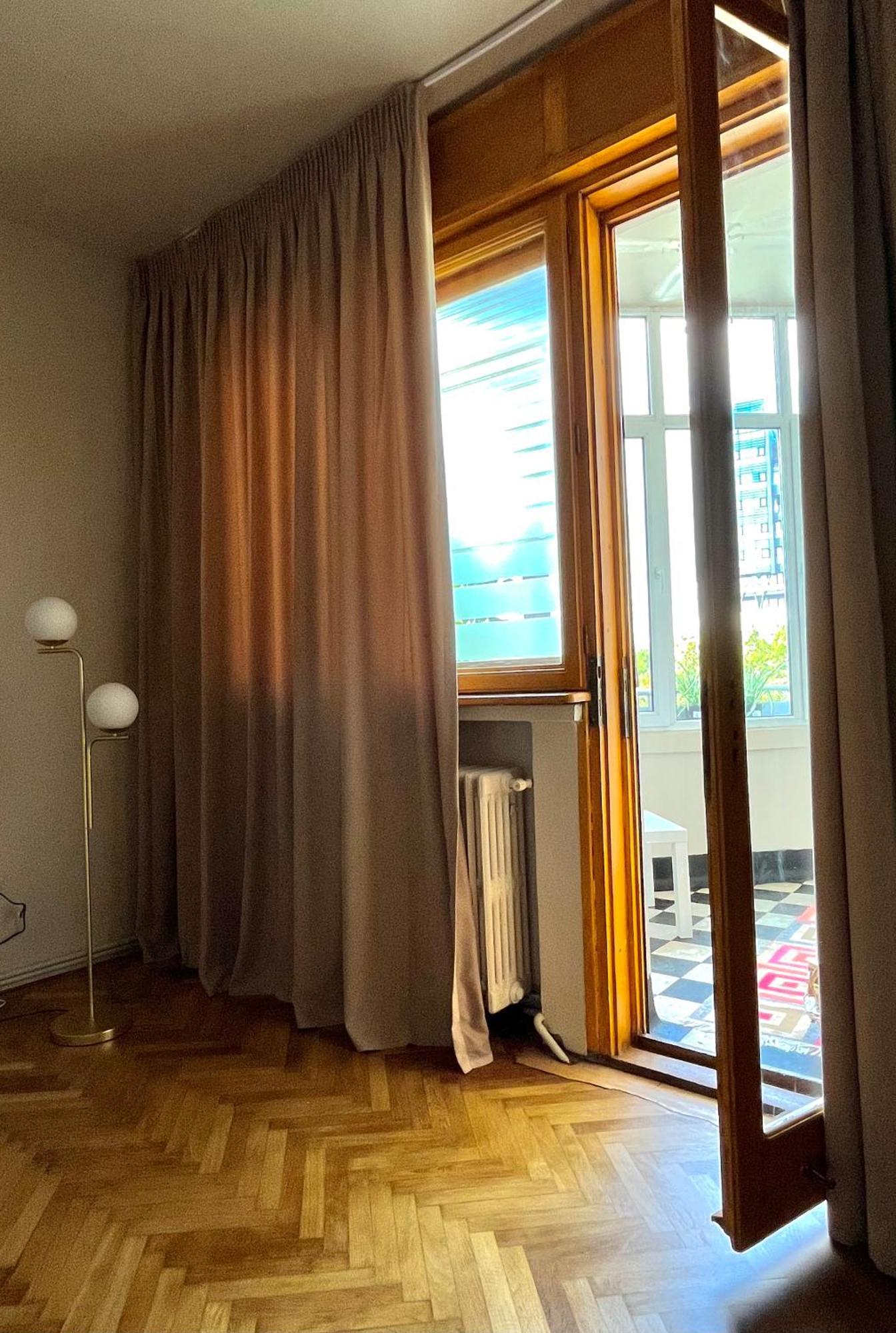 City Center Unirii Square Private Rooms With City View - Shared Amenities Bucarest Extérieur photo