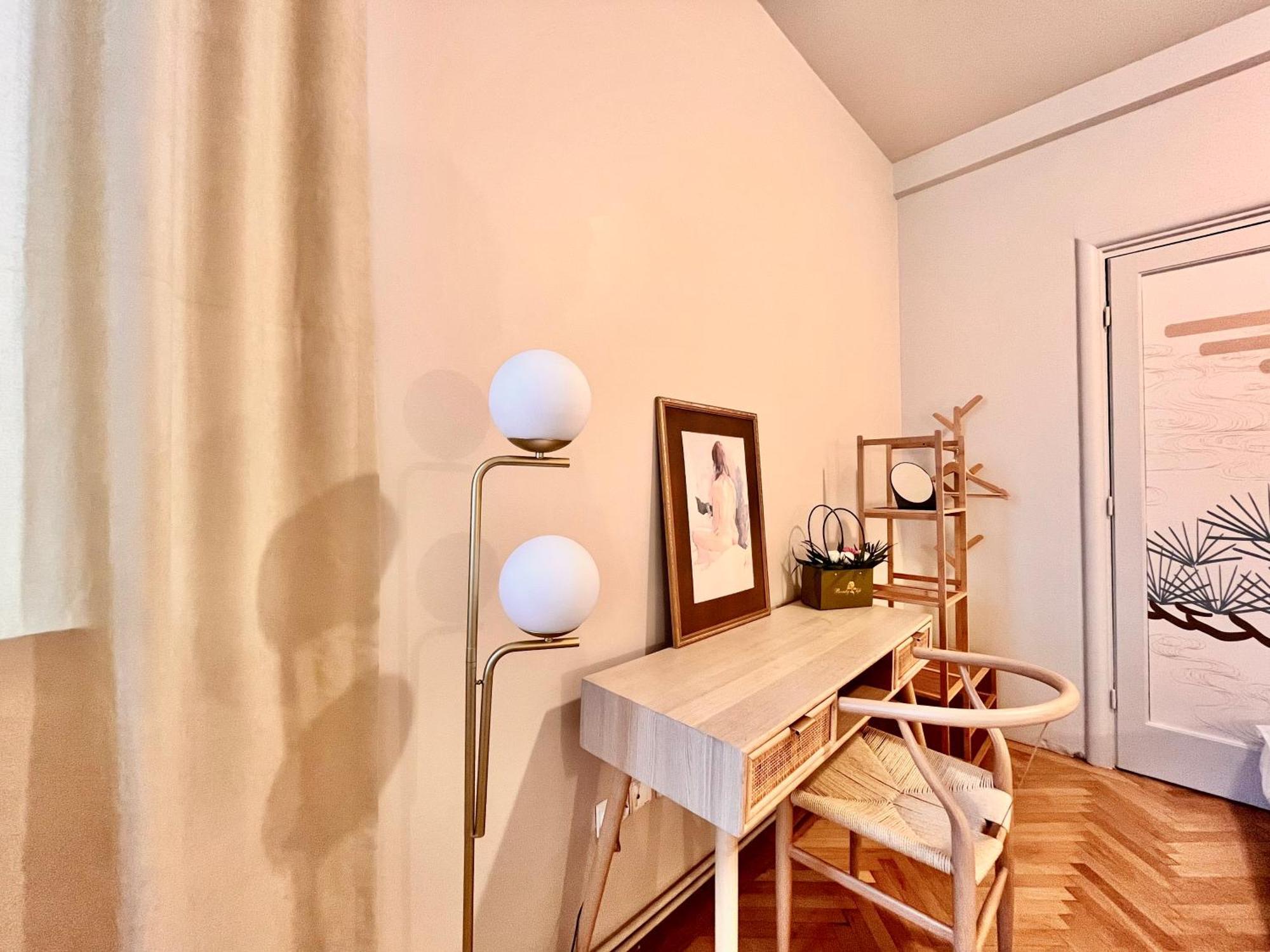 City Center Unirii Square Private Rooms With City View - Shared Amenities Bucarest Chambre photo